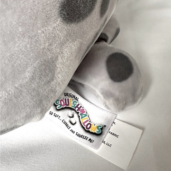 Squishmallow Isis the Spotted Seal 10" - Picture 5 of 6